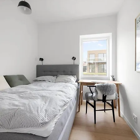 4796-allinge-havnevej-14-e بيت للعطل *