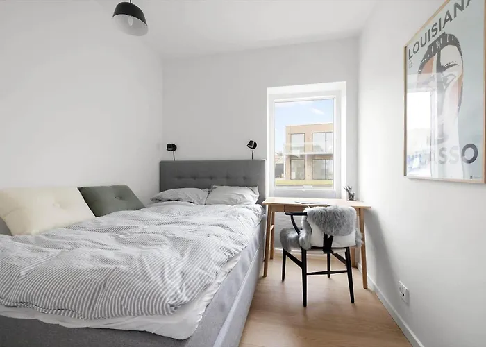 4796-allinge-havnevej-14-e بيت للعطل *